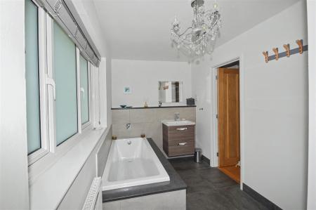 Bedroom 1 Ensuite