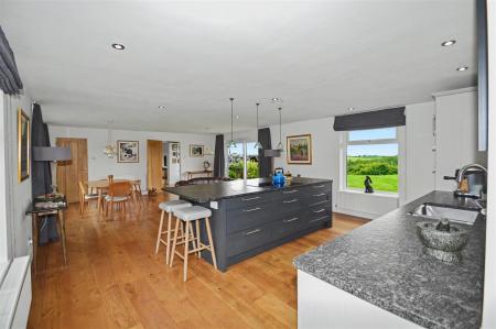 Kitchen Living Room.