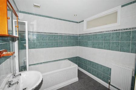 Maizuki Bathroom