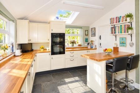 Kitchen / Breakfast Room