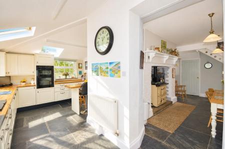 Kitchen / Breakfast Room