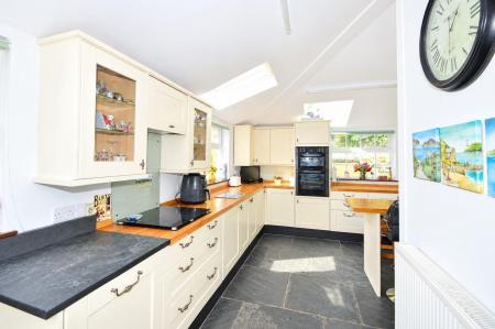 Kitchen / Breakfast Room