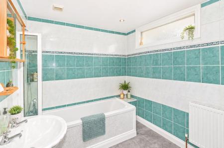 Mazuki Bathroom