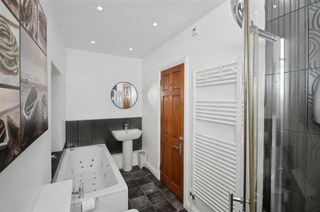 Bedroom 1 Ensuite