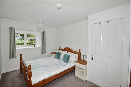 Foxglove Bedroom 1