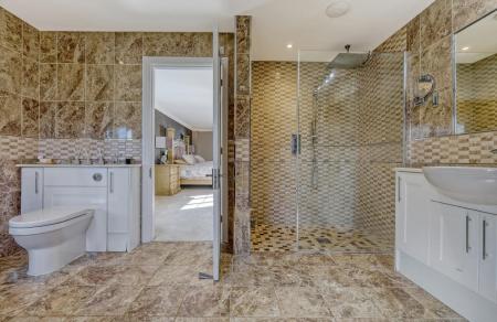 En-Suite Bathroom