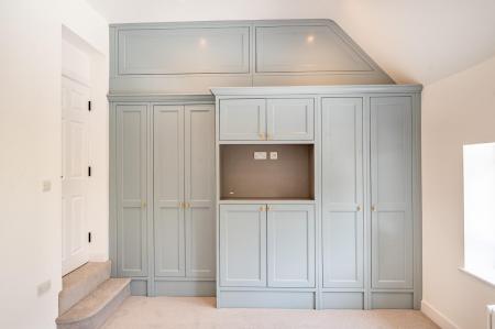Bespoke Wardrobes & Storage