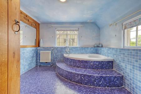 En-Suite Bathroom