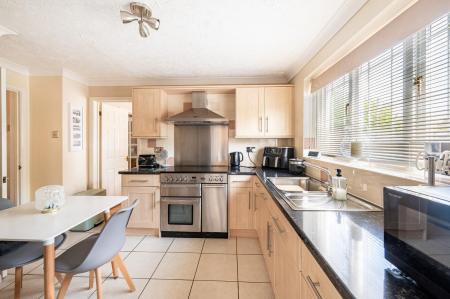 Kitchen/Breakfast Room