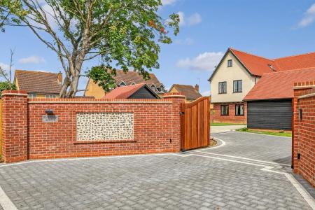 Electric Gated Frontage