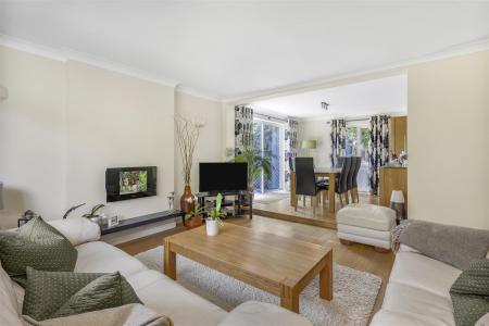 Lounge/Dining Room