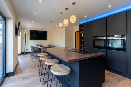 Kitchen/Breakfast Room