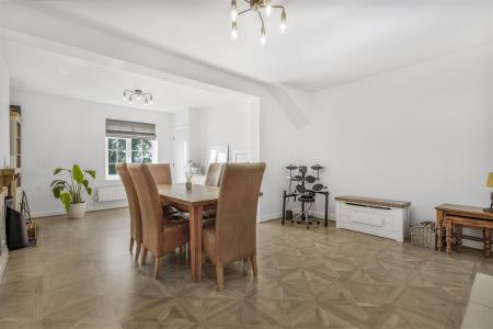 Sitting/Dining Room
