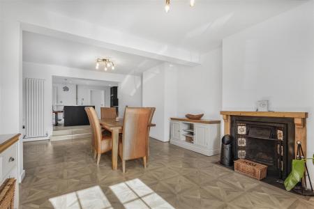 Sitting/Dining Room