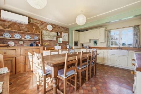 Kitchen/Dining Room