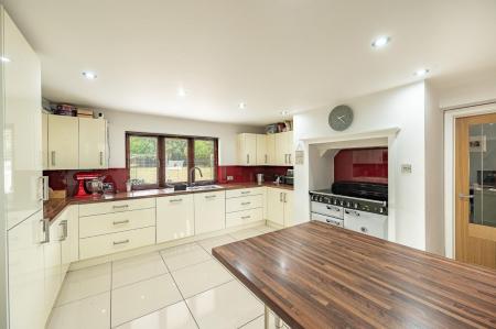 Kitchen/Breakfast Room