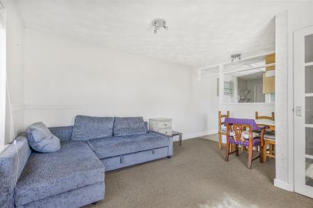 First Floor Flat: Living Room