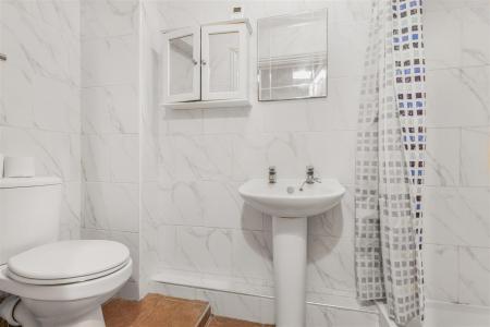 Studio: Shower Room