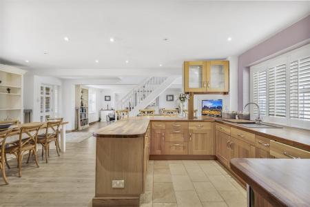 Open Plan Kitchen/Dining Area