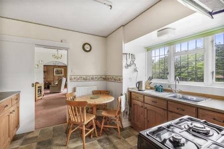 Kitchen/Breakfast Room