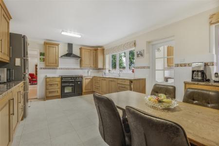Kitchen / Breakfast Room