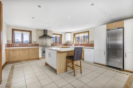 Kitchen/Breakfast Room