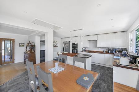 Kitchen/Dining Room