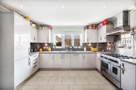 Kitchen/Breakfast