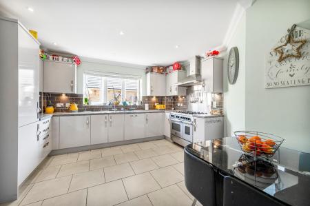Kitchen/Breakfast
