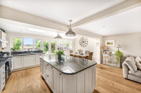 Kitchen/Dining Room