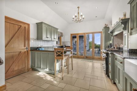 Kitchen / Breakfast Room