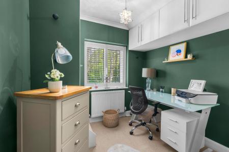 Bedroom / Study