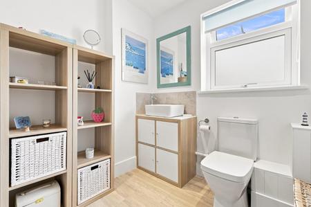 En-Suite Cloakroom