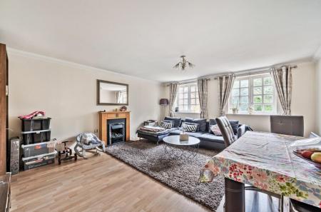 1291129-7-682f5fe...