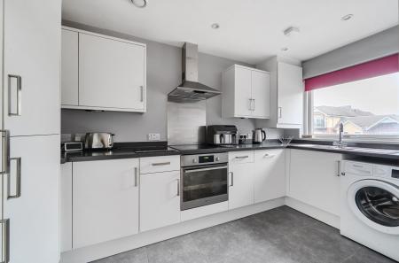 1341637-4-68a5922...