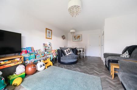 1382941-25-691df3...