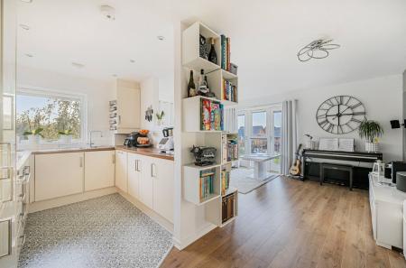 1381868-18-691b44...