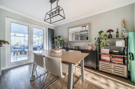 1388775-13-693975...