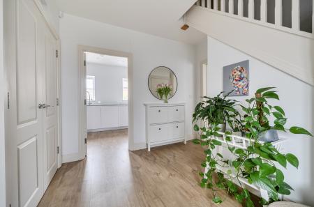 1406740-17-698714...