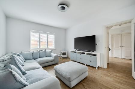 1406740-19-698714...