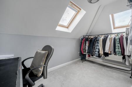 1417695-6-699c36f...