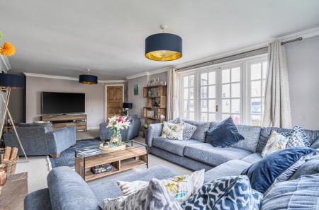 1411328-11-698f76...