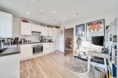 1410926-3-698f5c6...