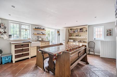 1359075-4-68e9639...