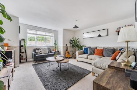 1372393-17-690e14...