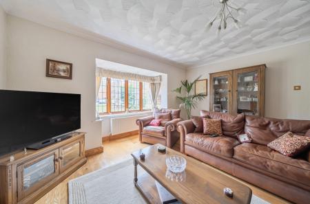 1385387-9-6933074...