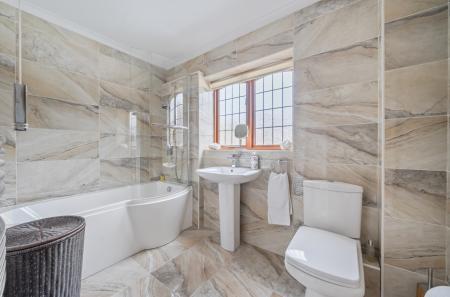 1385387-4-6932fe5...