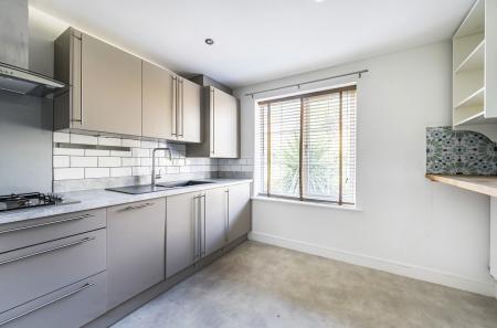 1409069-20-698341...