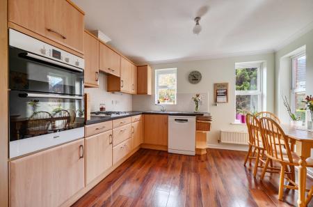 1433548-6-69bd256...