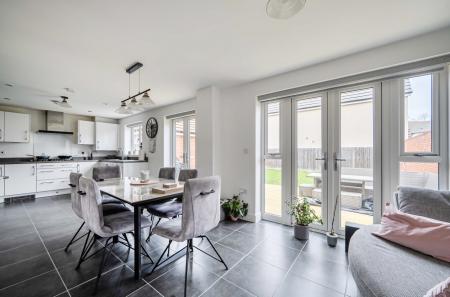 1437716-25-69cd5a...